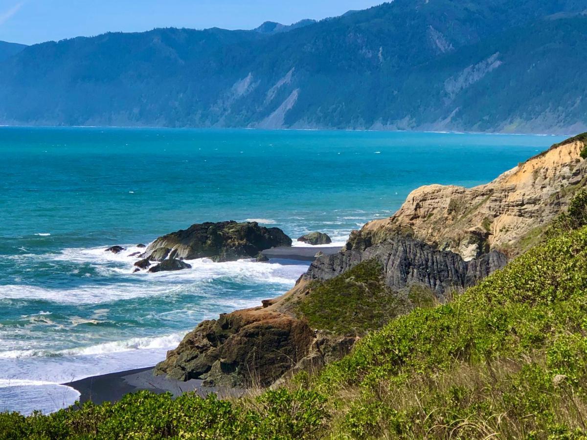 Amazing Oceanview 2 Bedroom Oceanfront! By Oceanviewhottubs Shelter Cove, Ca Tesla Ev Station Exterior photo