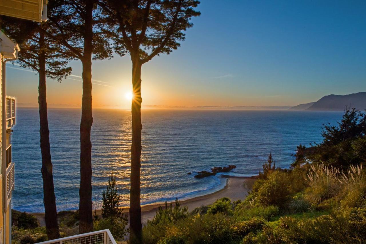 Amazing Oceanview 2 Bedroom Oceanfront! By Oceanviewhottubs Shelter Cove, Ca Tesla Ev Station Exterior photo