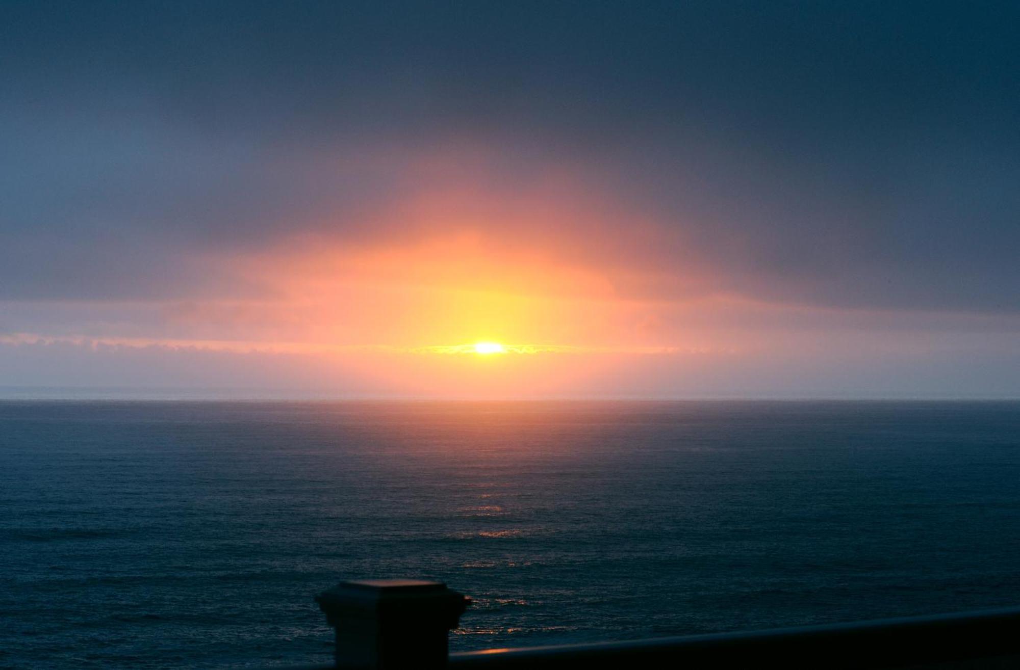 Amazing Oceanview 2 Bedroom Oceanfront! By Oceanviewhottubs Shelter Cove, Ca Tesla Ev Station Exterior photo